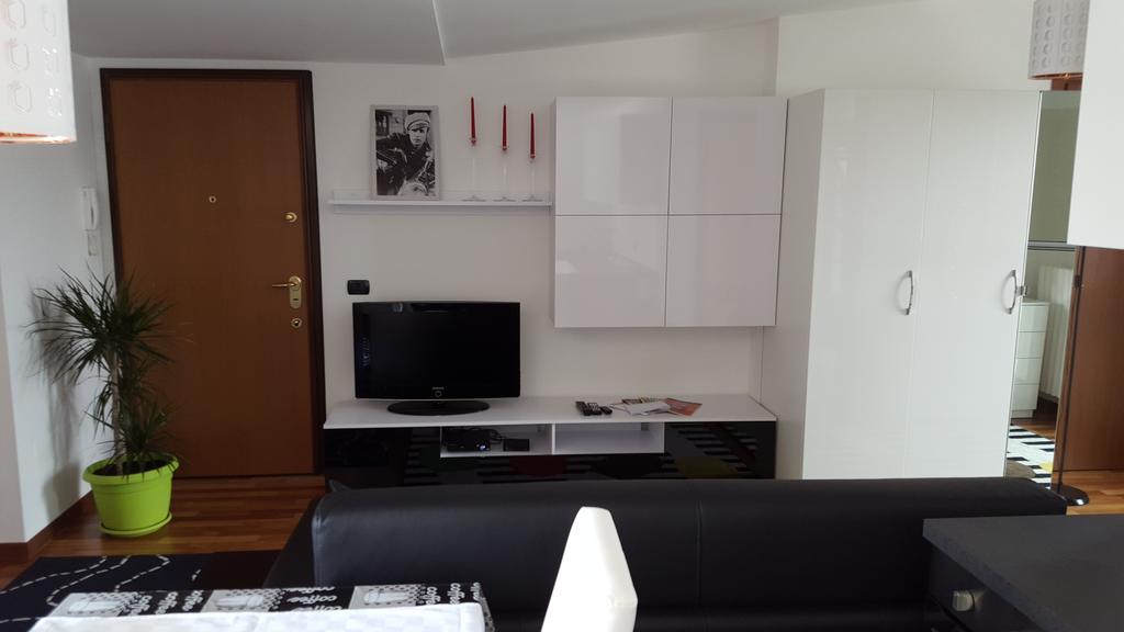 דירות מילאנו New Luxury Attic Santa Giulia Expo חדר תמונה